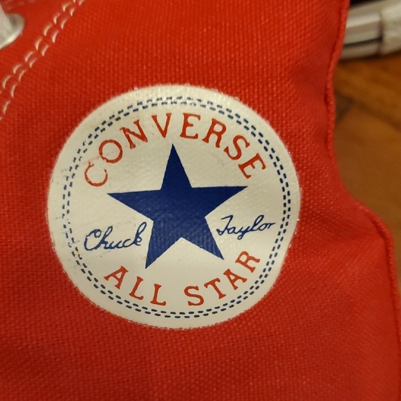 Converse Red and White High-Tops W 7 / M 5 - Picture 11 of 11